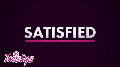 Anna Claire Clouds catches Mona Azar playing with her cunt