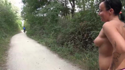 Blowjob and facial cumshots for MILF in the woods