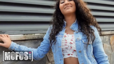 Curvy Latina lets stranger fuck her under the bridge