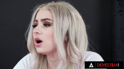 Skinny minx in an awesome bisexual threesome