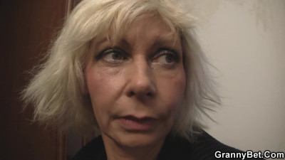 Blonde mature permits new neighbor to fuck her doggystyle