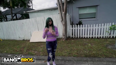 Green-haired waitress banged inside the special bus