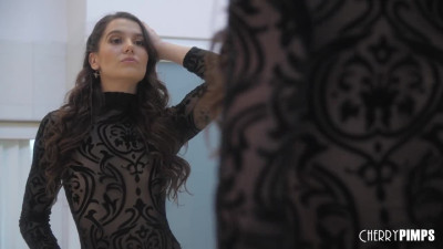 Guy visits girlfriend who doesn't shave pussy for him