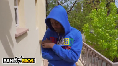 Ebony girl gets nailed by the well-hung black man