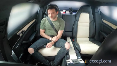 Young chick's pussy is fucked at the casting