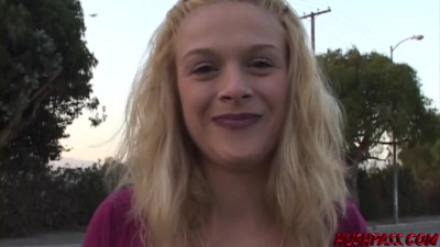 Small-tittied girl Violet Blue sucks off