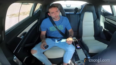 Agent fucks pussy in car before the casting