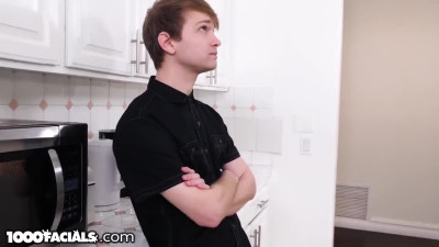 Minx sucks BF's dick in exchange for pizza rolls