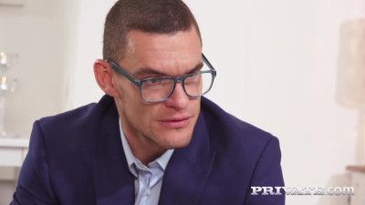 Smoking-hot stunner analyzed by inked therapist