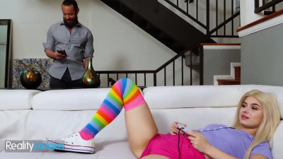 Blonde seduces stepdad to have fun with his bulge