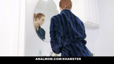 Short-haired MILF analyzed by horny stranger