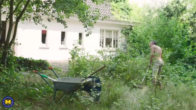 Natural mature seduces gardener using sexy lingerie
