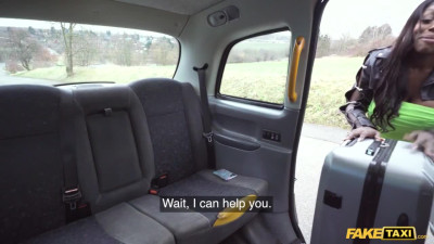 Black nympho gets pussy scored in a taxi