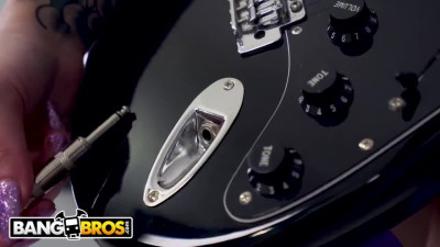 Teen guitar player gets fucked by the nerd