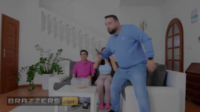 Jennifer Mendez cheats with Jordi El Nino Polla