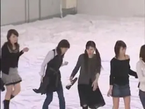 Japan sets World Record Noisily - 500 Dudes and Shrieking