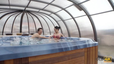Womanizer is nailing a slender hottie in the swimming pool