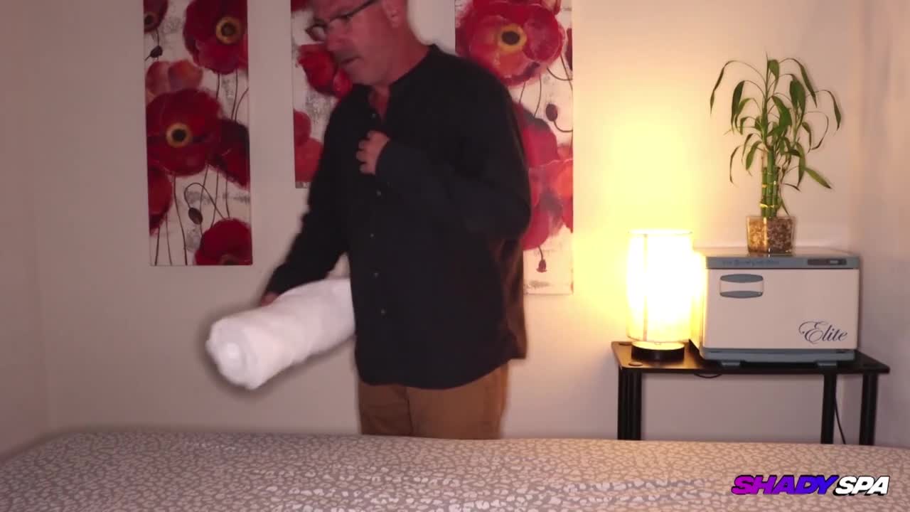 Watch Crystal from the Shady Spa is giving a tantric massage HD Full video | ePornFreeHD. Watch Free All of trend and latest brand porn full Videos ePornFreeHD. 