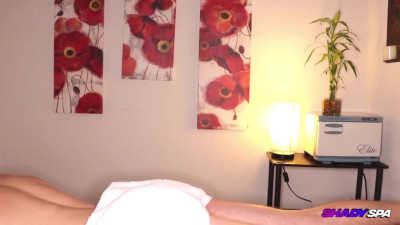 Tattooed Latina is so good that he can not control himself