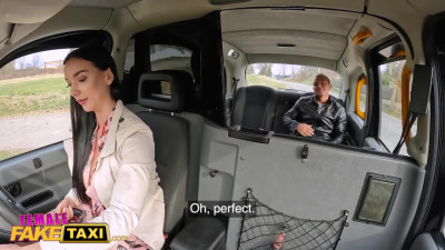 Female taxi driver ends up fucking the muscular passenger