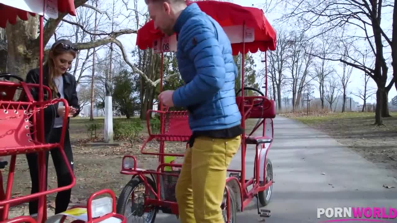 Watch She meets up the dude at the park and has a great date HD Full video | ePornFreeHD. Watch Free All of trend and latest brand porn full Videos ePornFreeHD. 