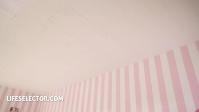 Flexible blonde wants to get gaped by a thick penis in POV