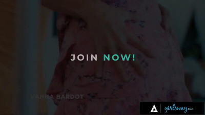 Nicole Doshi & Vanna Bardot’s interracial lesbian sex