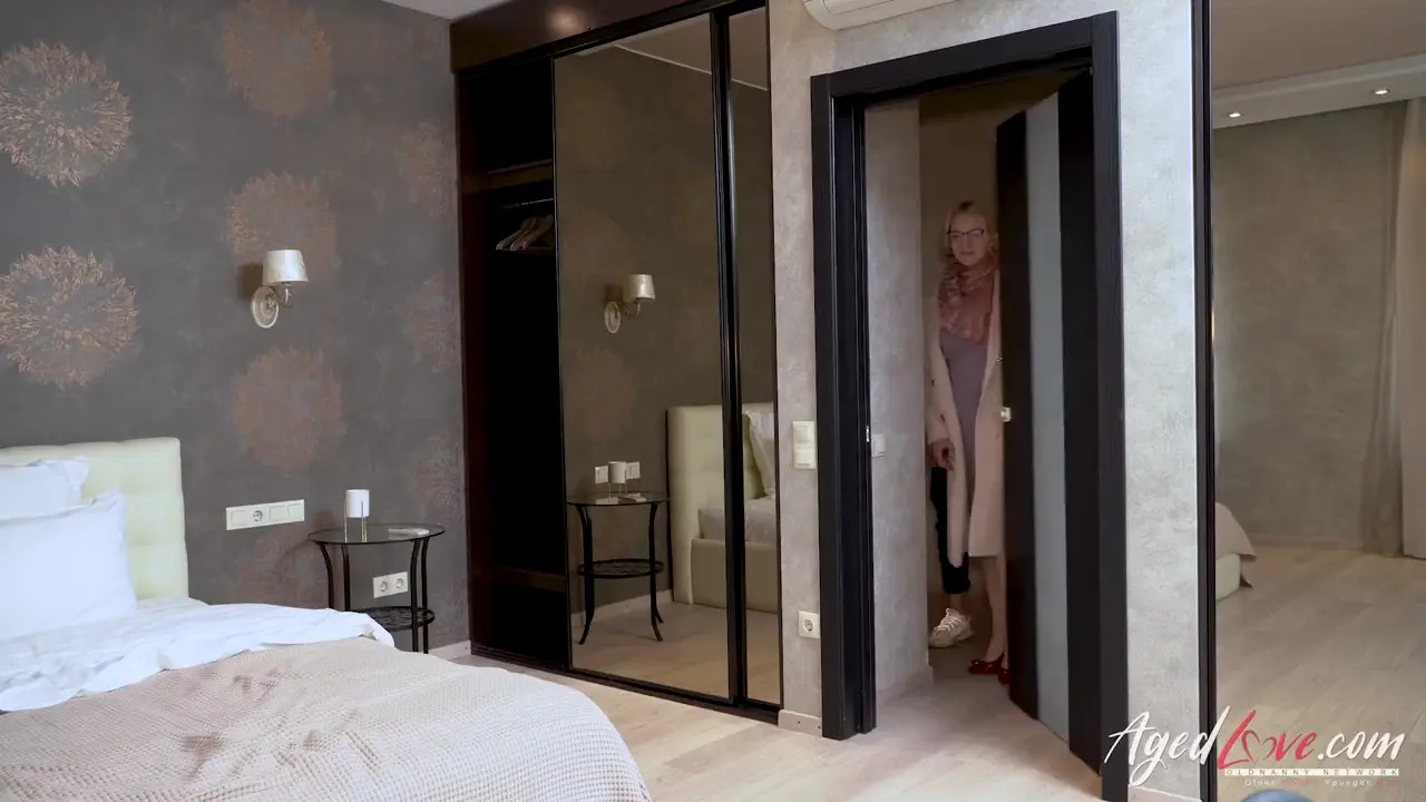 Watch Shy blonde mom gets fucked by a horny young tourist HD Full video | ePornFreeHD. Watch Free All of trend and latest brand porn full Videos ePornFreeHD. 