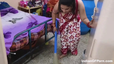 Indian woman with a great body giving a nice blowjob