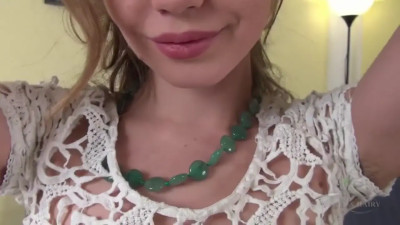 Solo toy play from the sexiest girl with the best bush