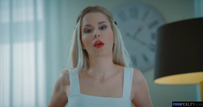 Blondie in stockings is going to get smashed on a couch