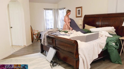 Stepmom with a meaty ass wants to get screwed