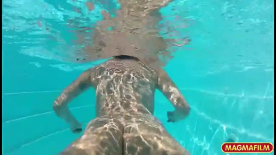 Caterine Love sure loves getting fucked poolside