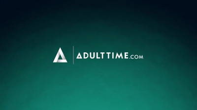 Best friends end up cumming during some lesbo fucking
