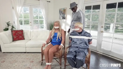 Cuckolding session with a smooth black criminal and a PAWG