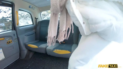 Lingerie model with a tight body wants cabbie cock deep