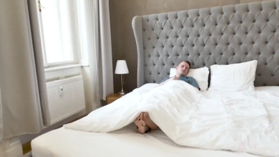 Horny GILF Andrea Ann wakes her stepson with her cunt