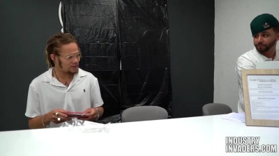 Alli Banks and the worker have sex after flirting