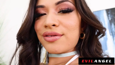 ATM porn with a girl who goes boldly from booty to mouth