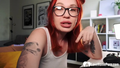 Redhead gamer gets her coochie eaten out on a stream