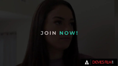 Sophia Burns opens her legs and lets him fuck her bum