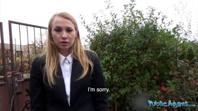 Blue-eyed blonde chick takes cash for POV fucking