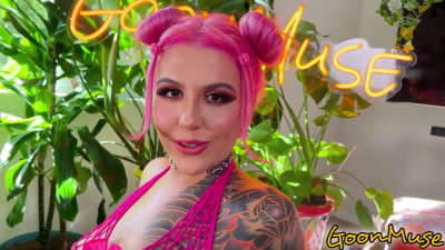 Luna Legend is oiled up and prepared for a big dong