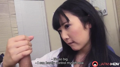 Office gal with a trimmed cunt fucks her colleague