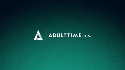 Sexy pussies can't wait to taste each other's young twats