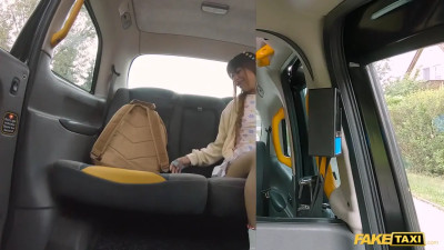 Latina with a hot body is fucked by the taxi driver