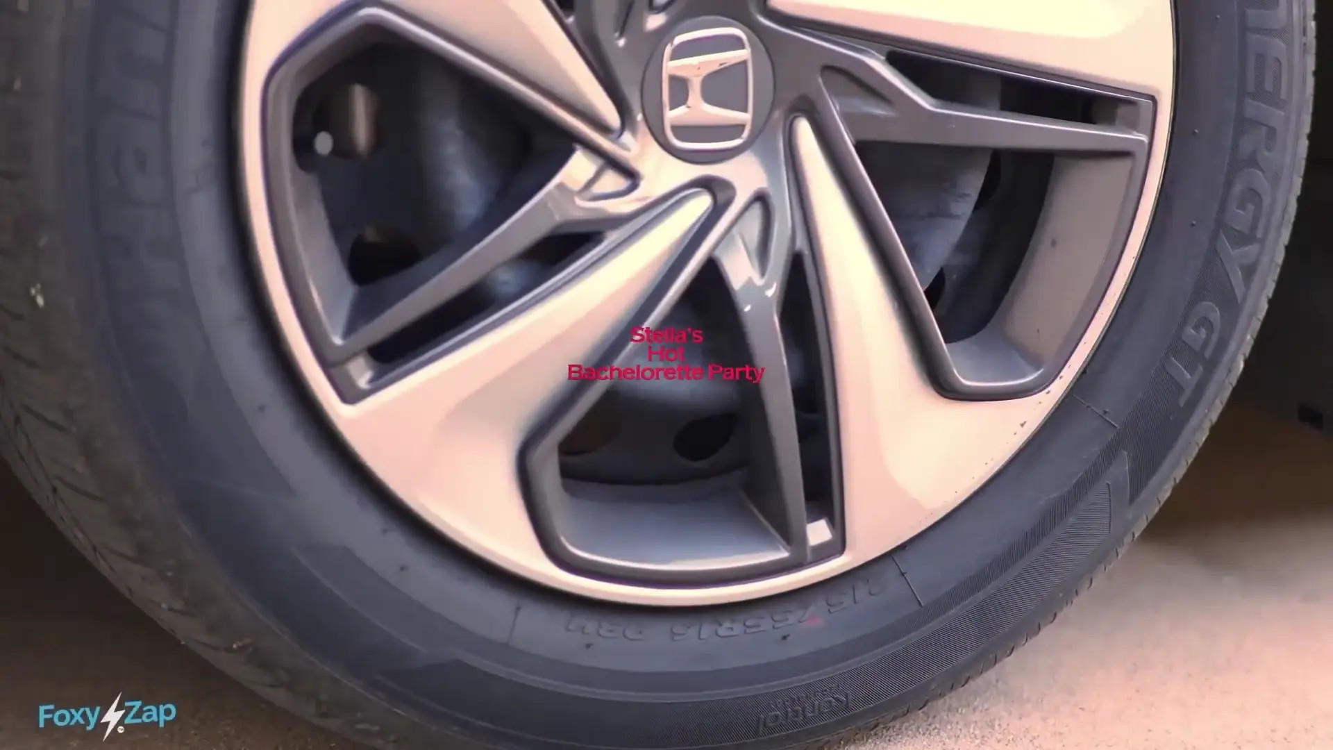 Watch Three hot women are playing with a big penis HD Full video | ePornFreeHD. Watch Free All of trend and latest brand porn full Videos ePornFreeHD. 