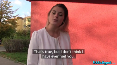 Blondie shows her insane body and gets fucked in public