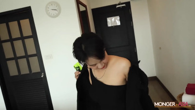 Thai babe with short hair is ready to take on a BWC