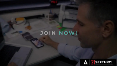 Anal bang for a Russian MILF with amazingly tasty feet